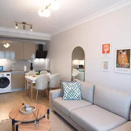 Apartment Bright & Cozy 1bdr Near Biz Cevahir Hali Mall *